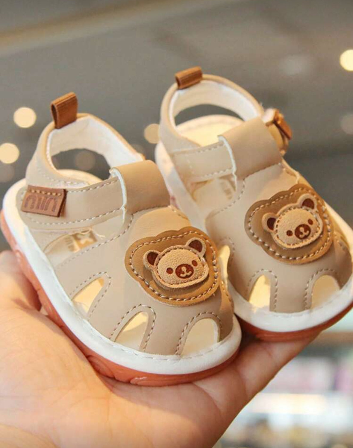 Brown bear pre-walking sandals
