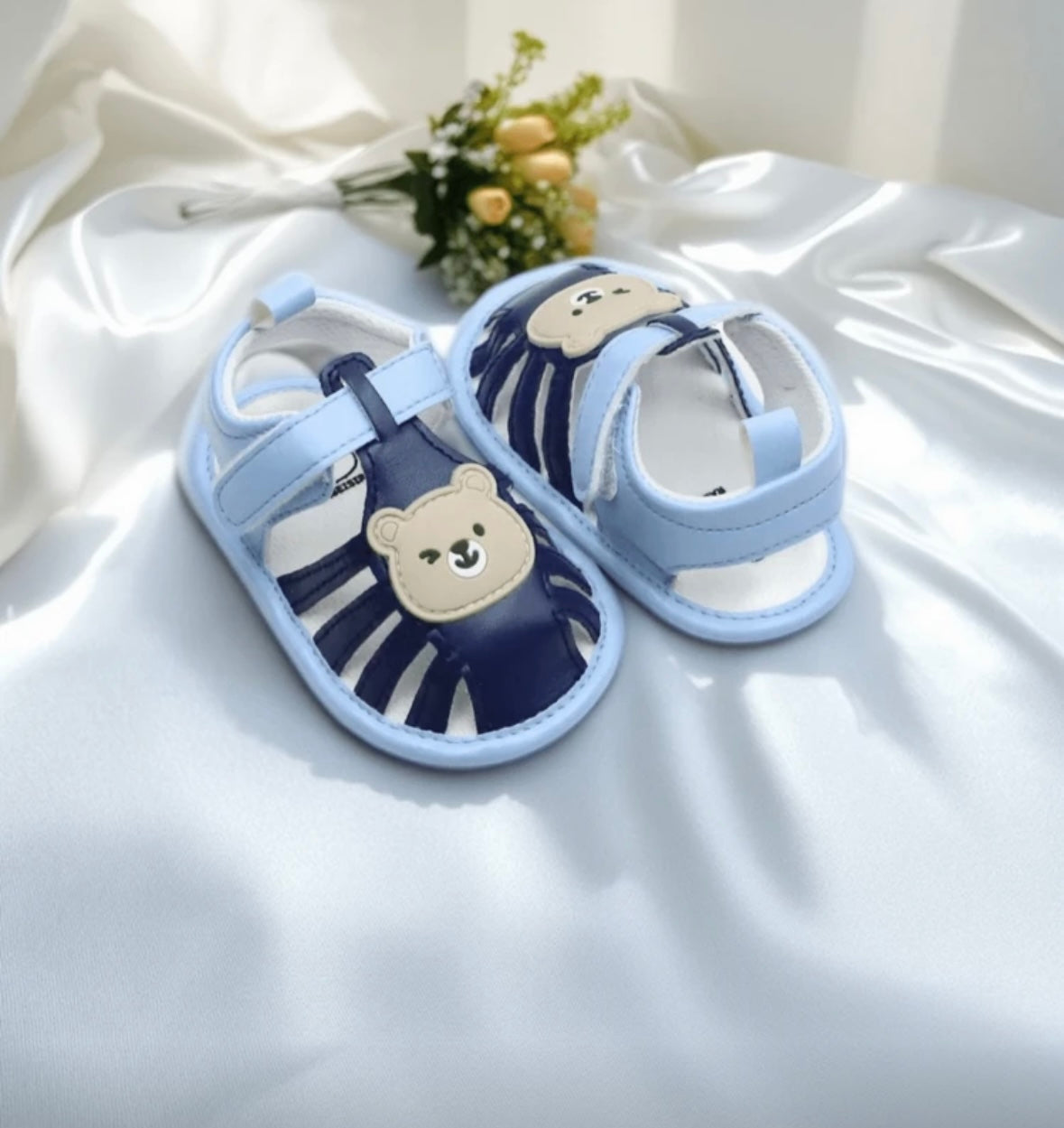 Bear pre-walker sandals
