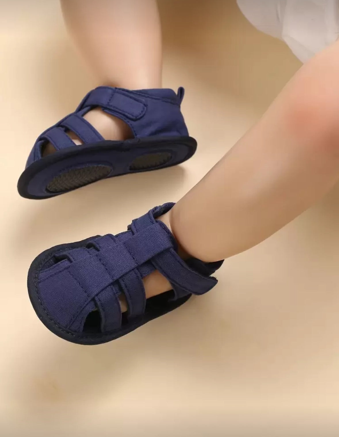 Baby hollow out sandals