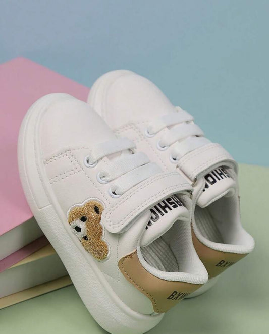 Bear lightweight sneakers